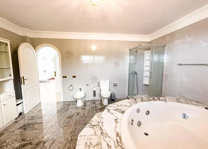 Вилла Dragon Tree With Heated Private Pool Tenerife *