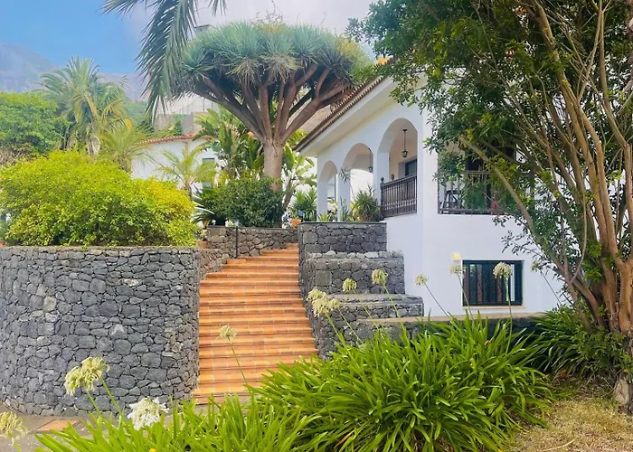 Dragon Tree With Heated Private Pool Tenerife La Orotava